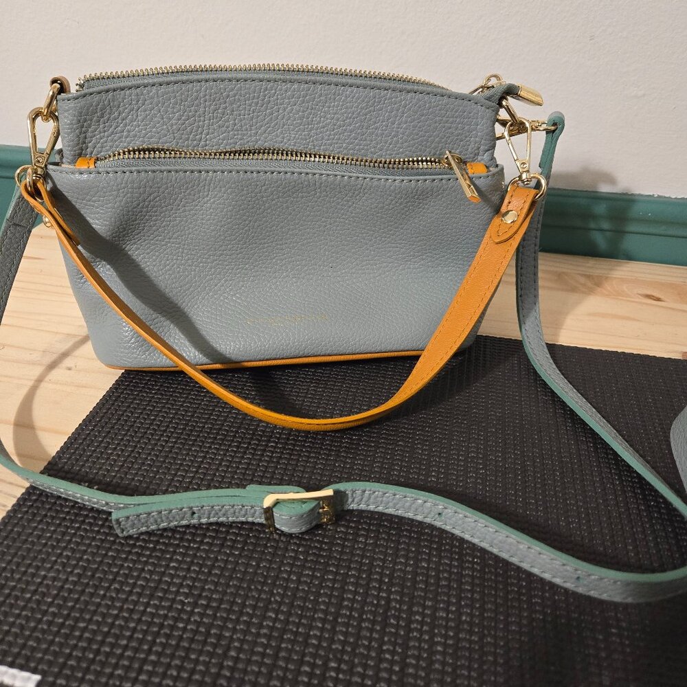 Divina Firenze Leather Shoulder Bag - Sea foam